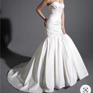 2013 Enzoani weddding dress, size 4-6, worn once
